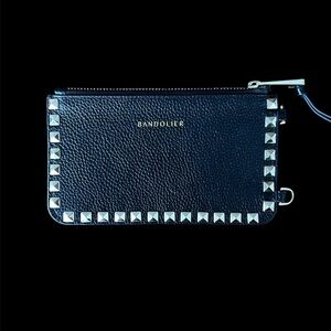 BANDOLIER SARAH PYRAMID STUD WOMEN’S POUCH PEBBLE LEATHER ZIP
